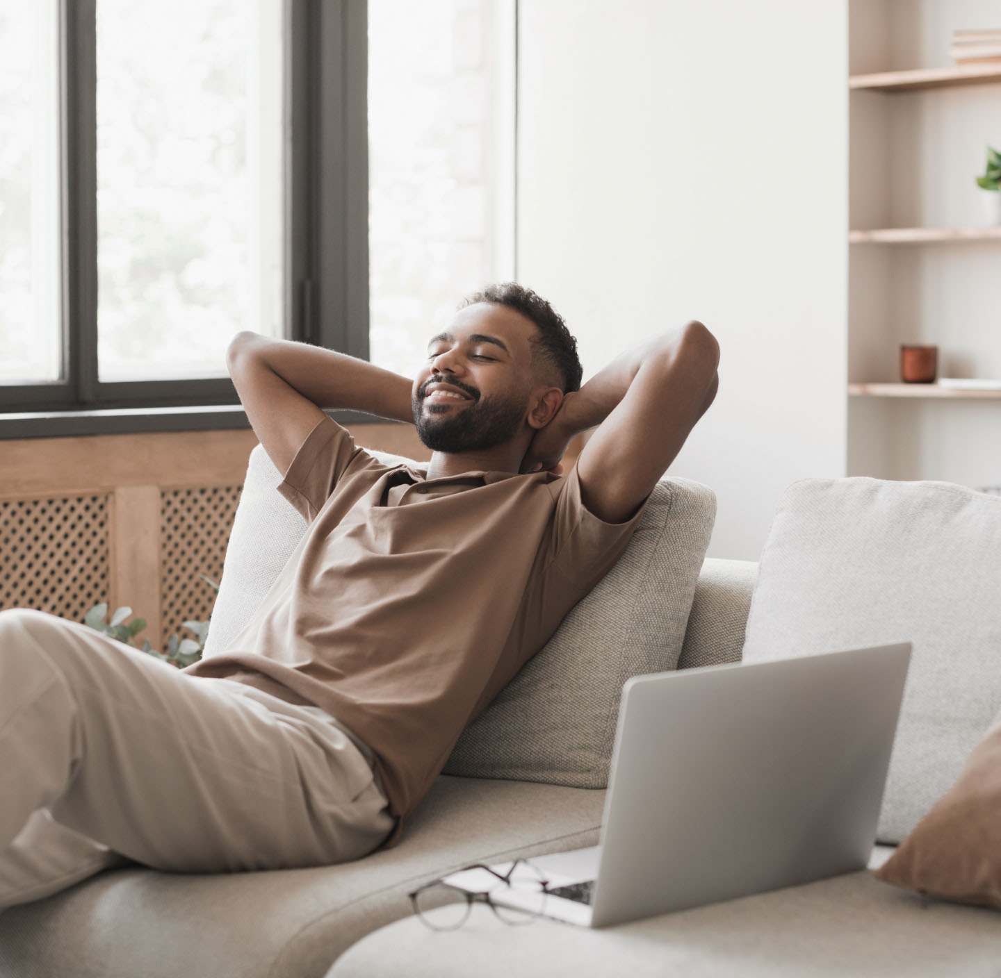 imgi_11_ph-men-relaxing@2x